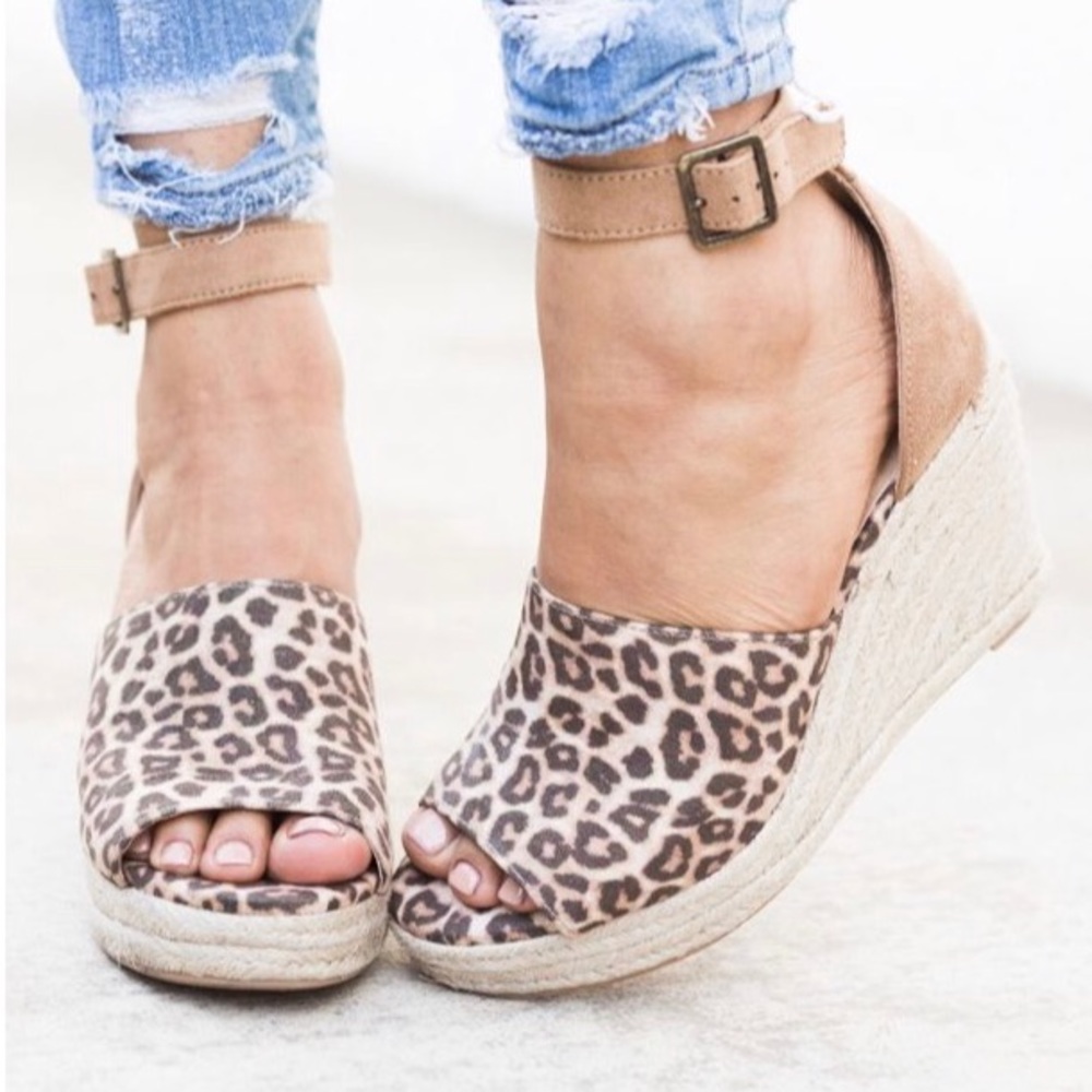 Leopard print wedges espadrille- super cute! Sz 10